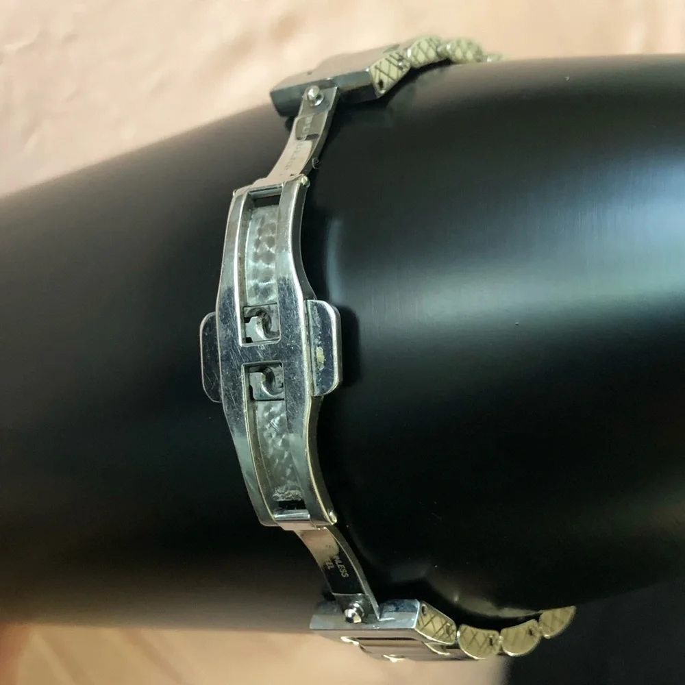 Burberry watch women’s - Picture 5 of 9